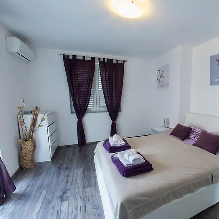 Luxury In Center Апартаменты *
