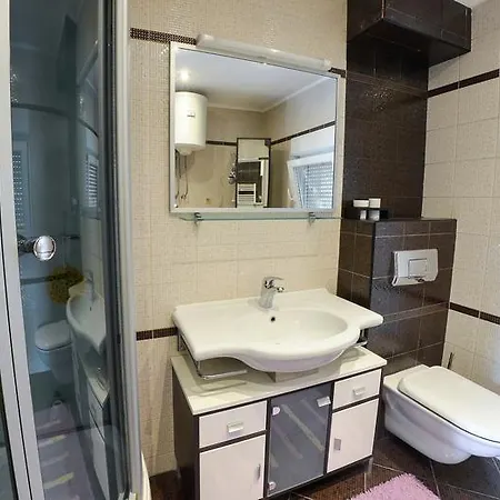 Luxury In Center Апартаменты *